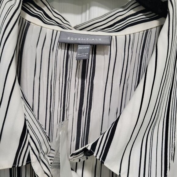 NEW Striped Blouse with 3/4 Sleeves - Size 26/28W - Picture 3 of 5